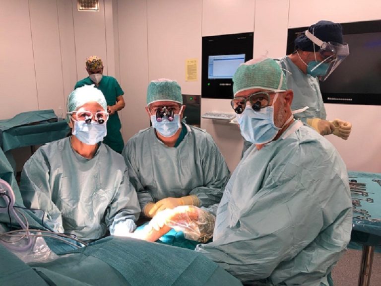 team professionale che ha eseguito l'intervento chirurgico al Santa Maria Nuova
